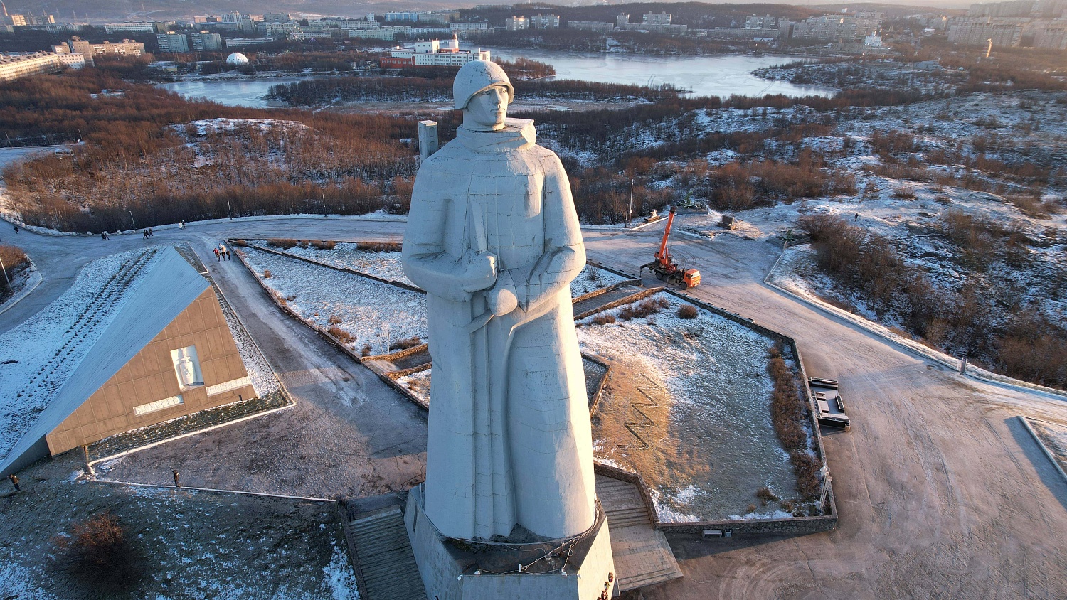 Памятник Защитникам Советского Заполярья